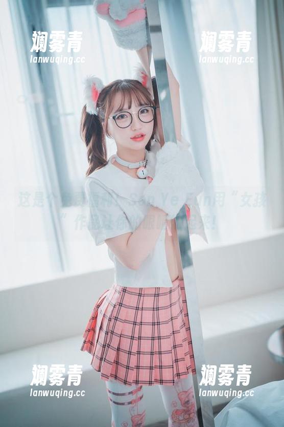 这是个免费福利！Son Ye Eun用“女孩”作品让你的眼睛忙起来！